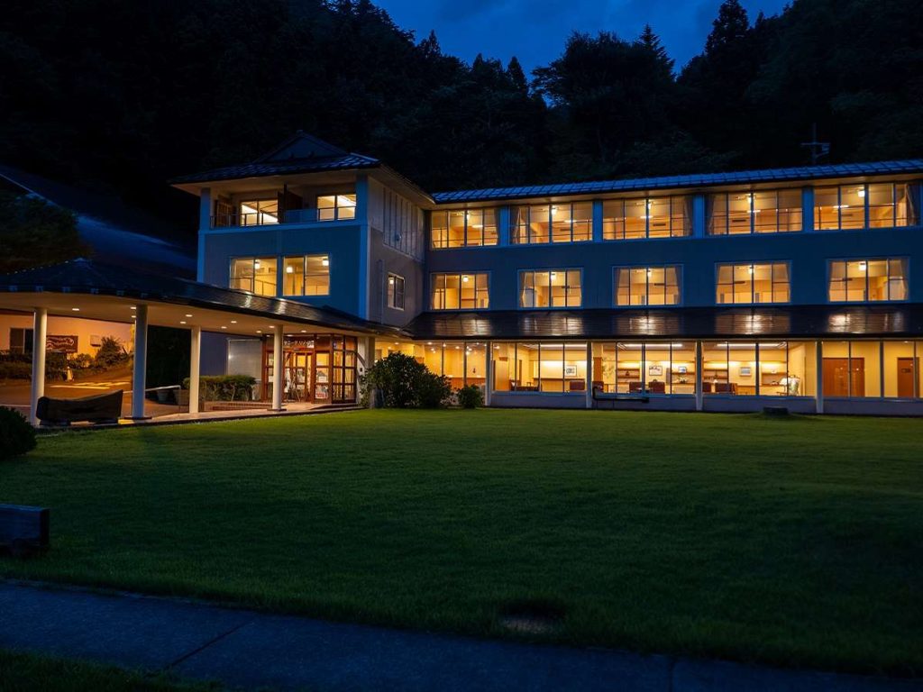 富士山を望む高級温泉ホテル・サニーデ・リゾート ＜ホテル＆湖畔別邸　千一景＞